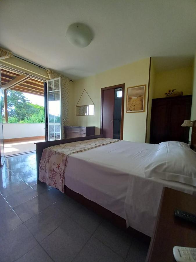 Il Grifo Hotell Sabaudia Exteriör bild
