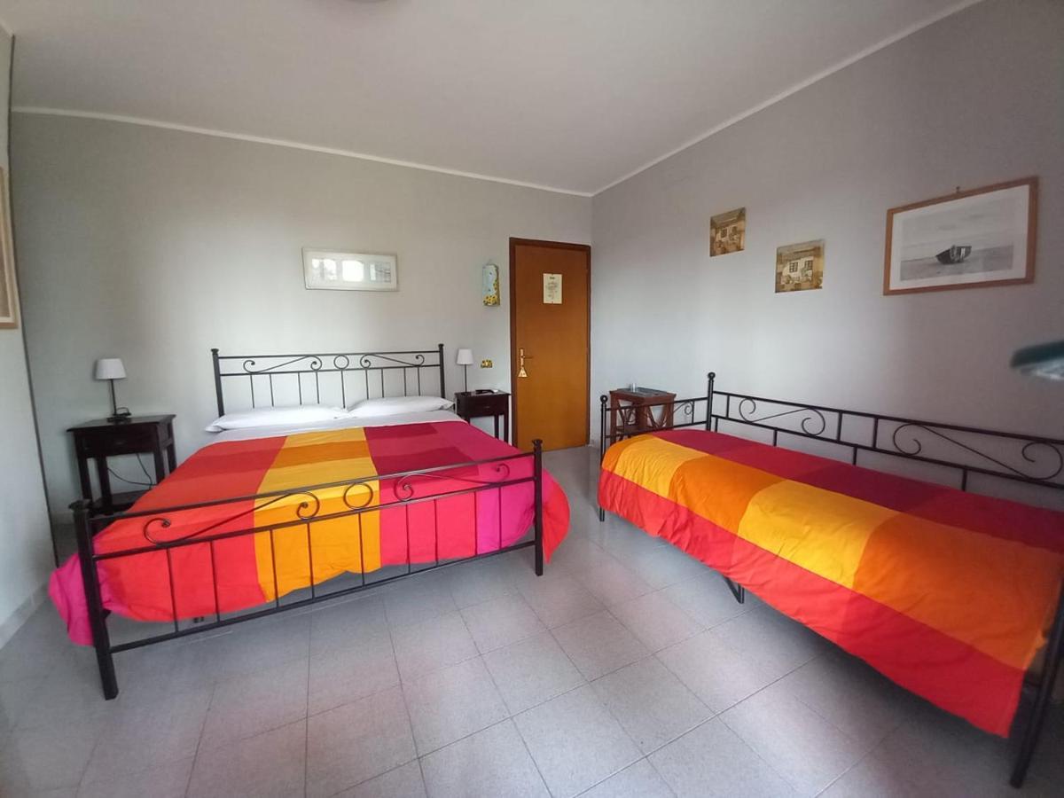 Il Grifo Hotell Sabaudia Exteriör bild