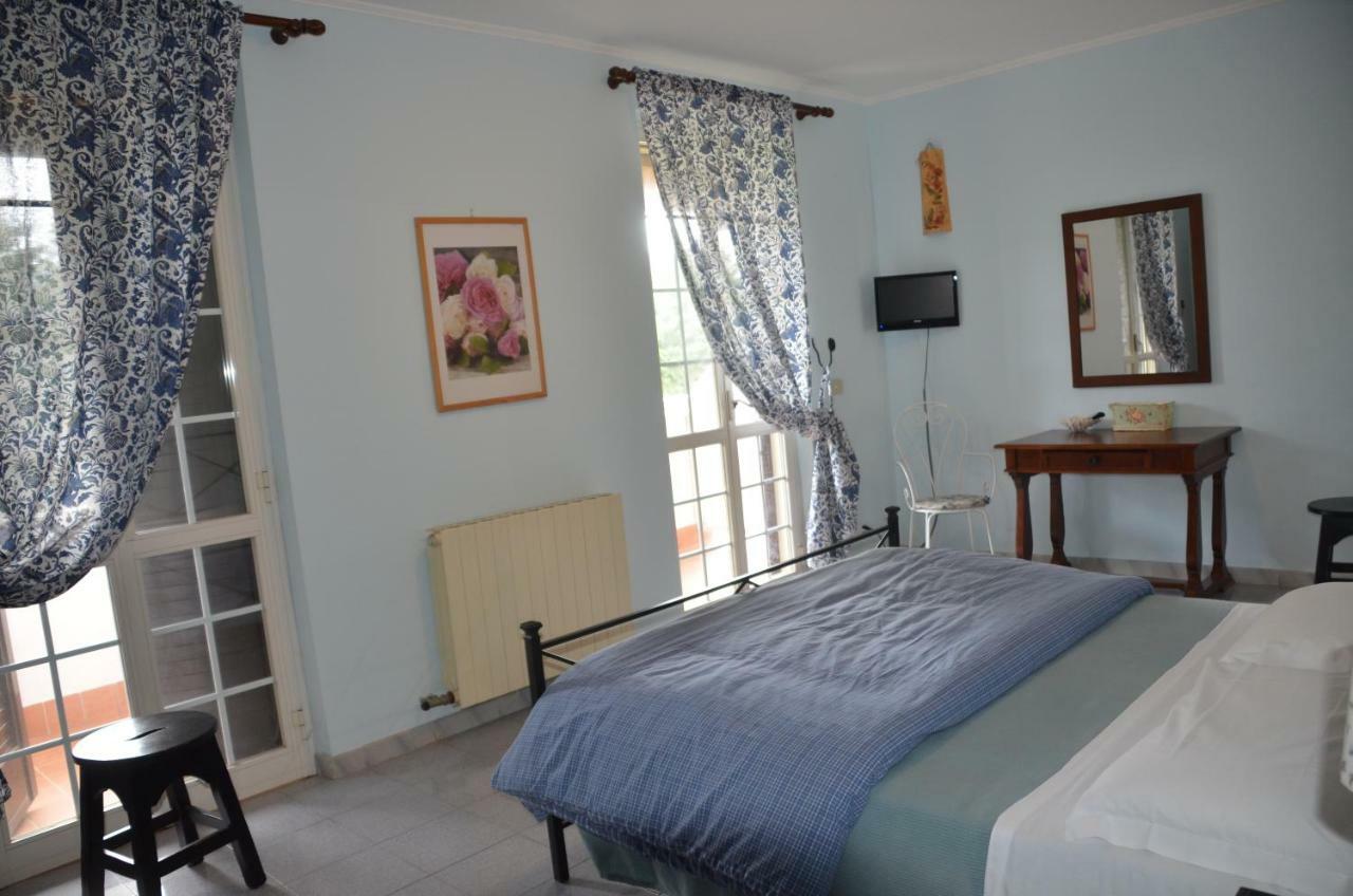 Il Grifo Hotell Sabaudia Exteriör bild