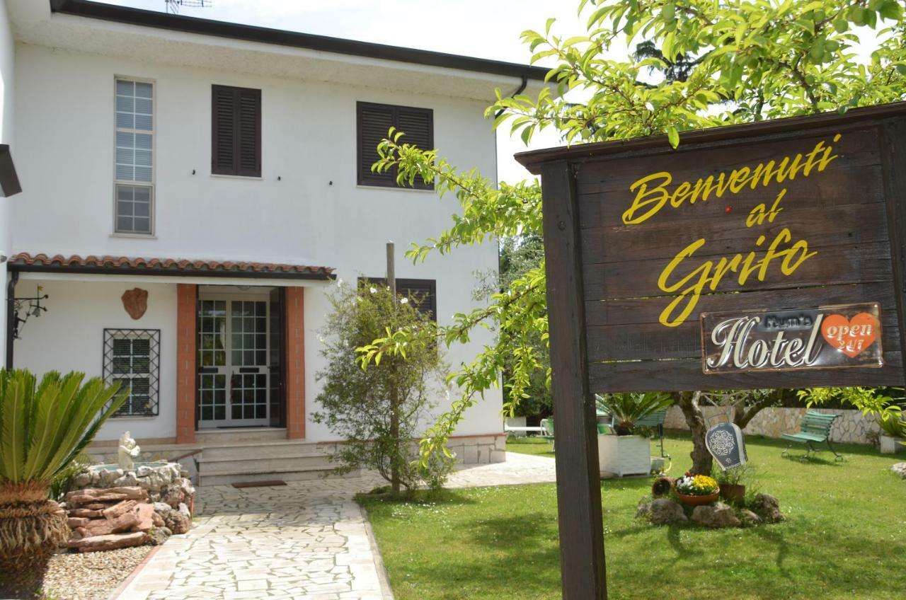 Il Grifo Hotell Sabaudia Exteriör bild